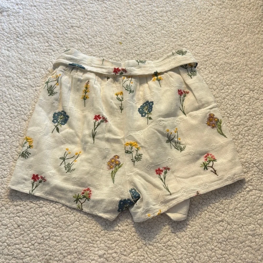 Boho Floral Embroidered Women's Shorts